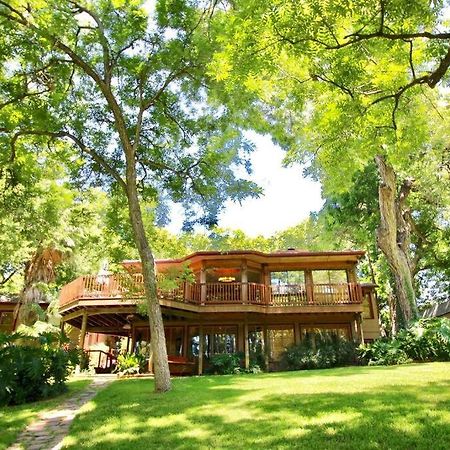 The River Haven - Sleeps 32 - On Guadalupe River Seguin Ngoại thất bức ảnh