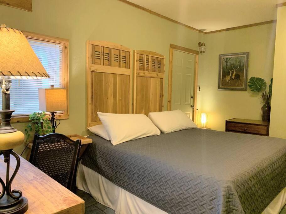 The River Haven - Sleeps 32 - On Guadalupe River Seguin Ngoại thất bức ảnh