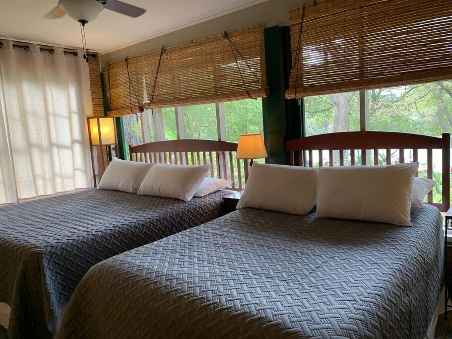 The River Haven - Sleeps 32 - On Guadalupe River Villa Seguin Ngoại thất bức ảnh