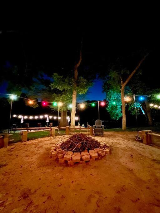 The River Haven - Sleeps 32 - On Guadalupe River Seguin Ngoại thất bức ảnh